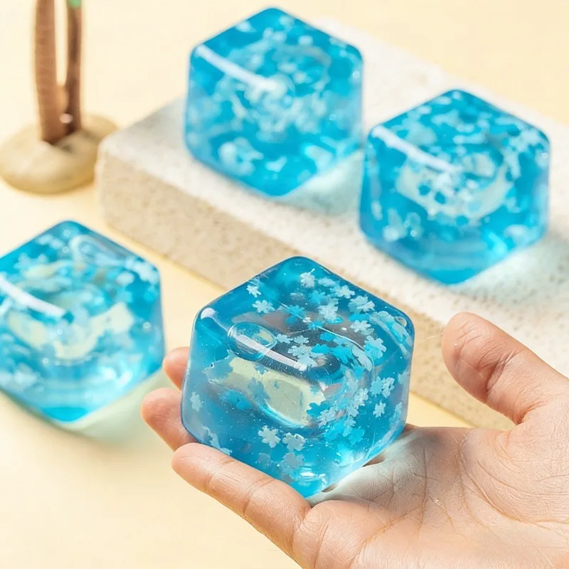 Schylling Needoh Nice Cube Sen - Office Tech Gadgets 评论和价格